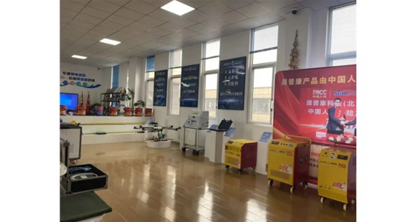 别用高压泵 “蛮干”！带电清洗选对设备才是真省钱